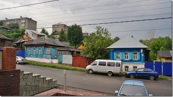 3449 Auf der gegenüberliegenden Strassenseite vom Hotel Posadskaya, Ufa  (1024x575)