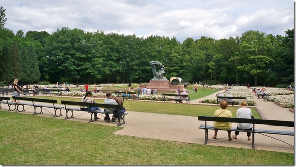 3731 Park in Warschau mit Statue von Chopin  (1024x575)
